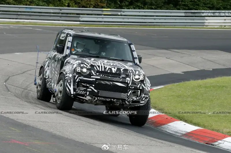 路虎测试双涉水喉V8动力卫士原型车，性能超OCTA版