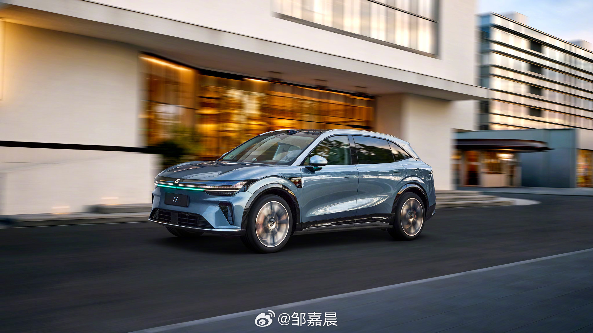 极氪7X焕新版发布,动力充电全面升级-新浪汽车
