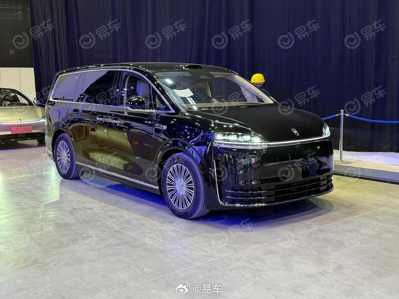 智界V9亮相2026北京车展，鸿蒙座舱、1250km续航
