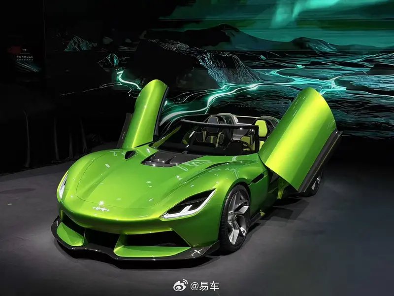 2026北京车展方程豹Formula X纯电跑车首发亮相