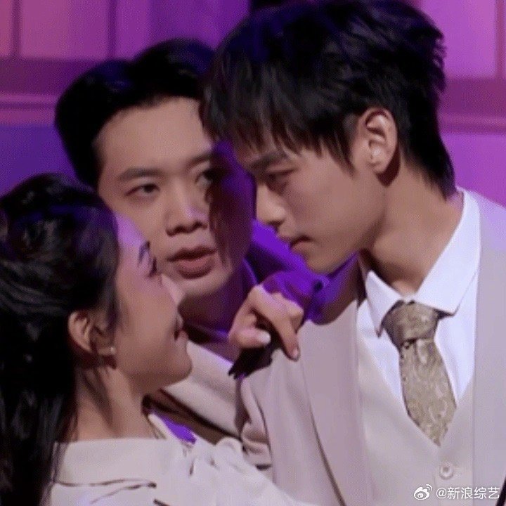 刘思维朱美吉《再见爱人》演绎战前分手,爱是抓住而非推开|信|喜人奇妙夜|女友|恋人|内心_新浪新闻