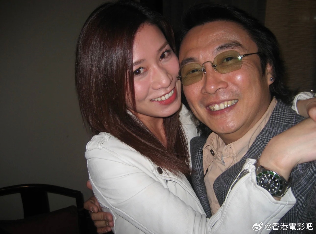 刘松仁晒与佘诗曼邓萃雯宣萱杨怡胡杏儿合照|女星_手机新浪网
