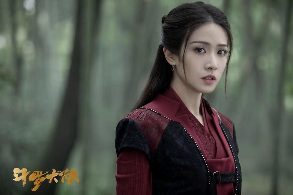 《斗罗大陆》开播!清冷美人刘美彤气质高冷契合原著|庆余年|刘美彤|史兰_新浪新闻