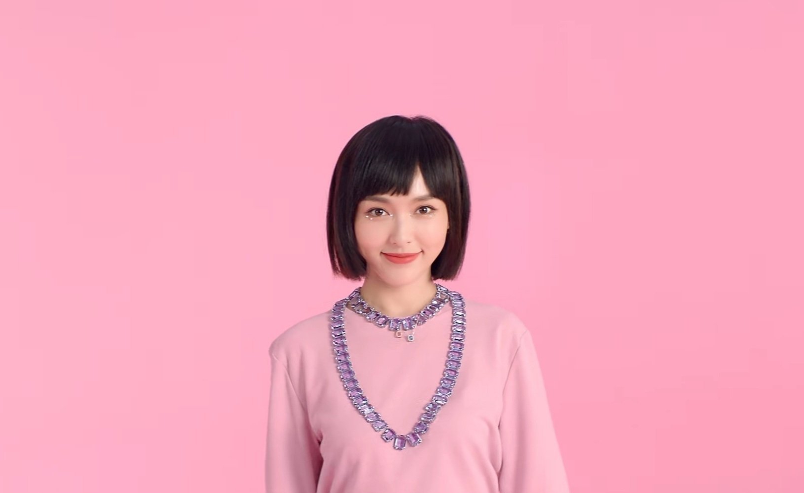 唐嫣短发造型曝光!干净利落减龄,满满的少女感?