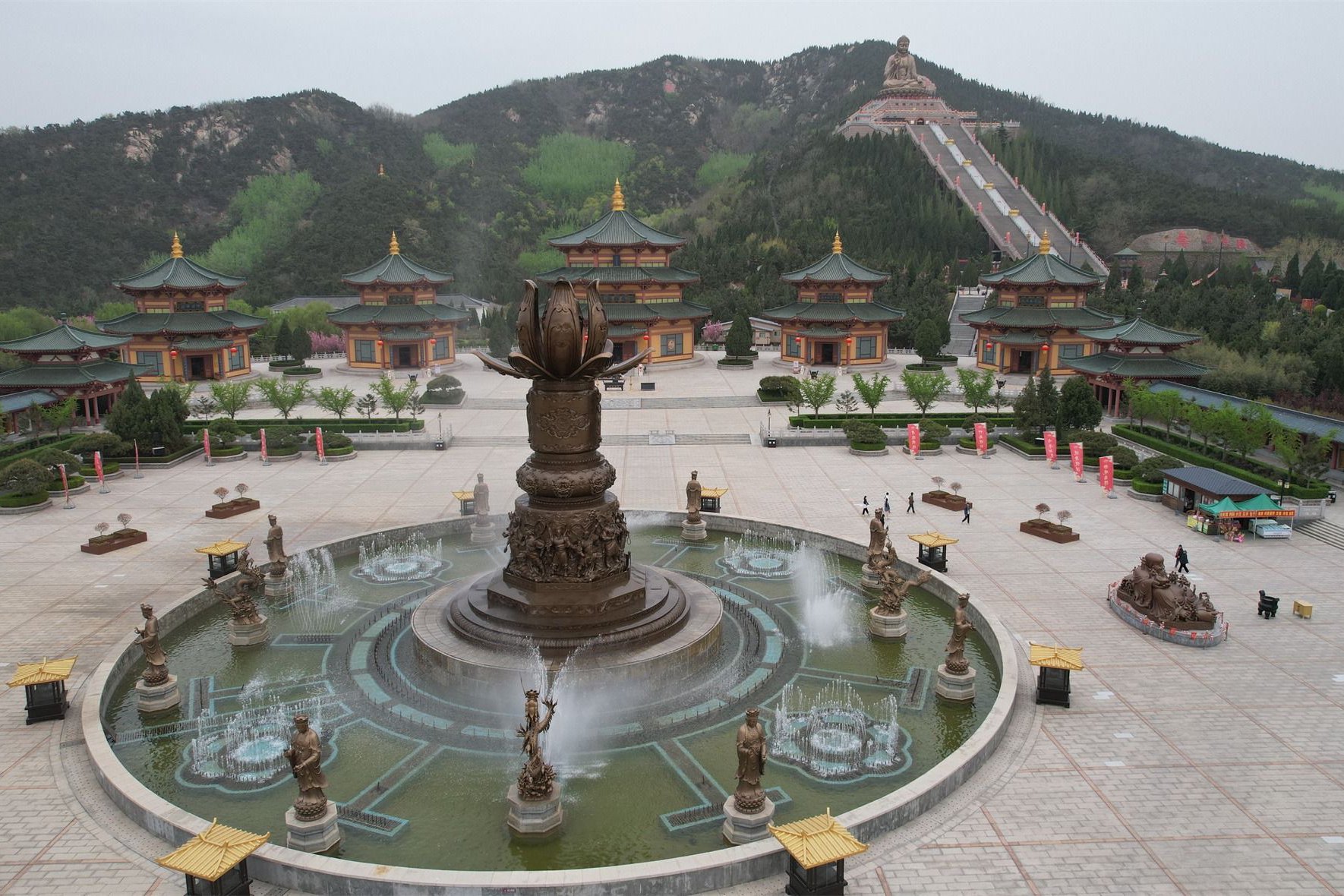 烟台龙口丨吸引无数游人前来的南山旅游景区|龙口|南山|旅游景区|游人|烟台_新浪新闻