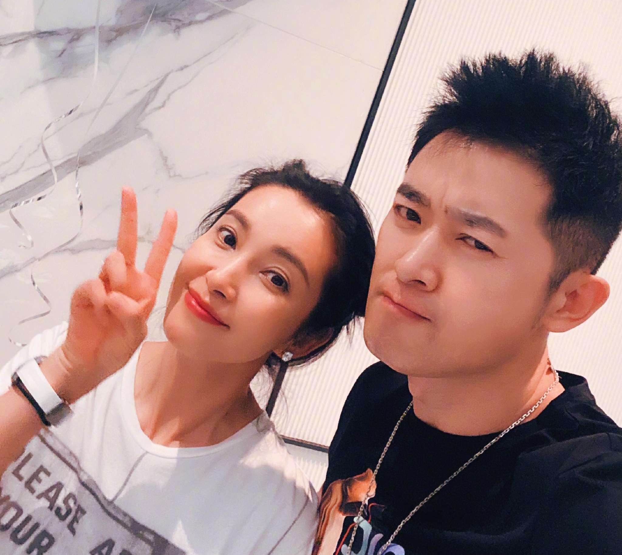 李冰冰49岁生日!任泉为其庆生,已连续11年|任泉|李冰冰_新浪新闻