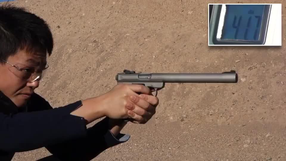 射击声音小的几乎就听不到,这支点22小口径手枪自带消音效果!