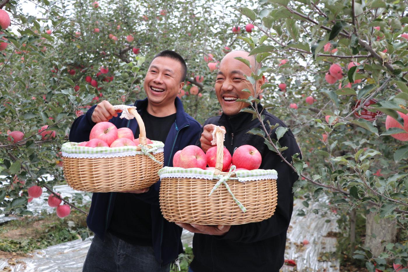 渝可渝爱被谁认养 渝可渝爱奶妈是男是女