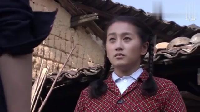 穷孩子富孩子:村妇心疼女儿生在穷苦人家,自己进城打工苦了女儿