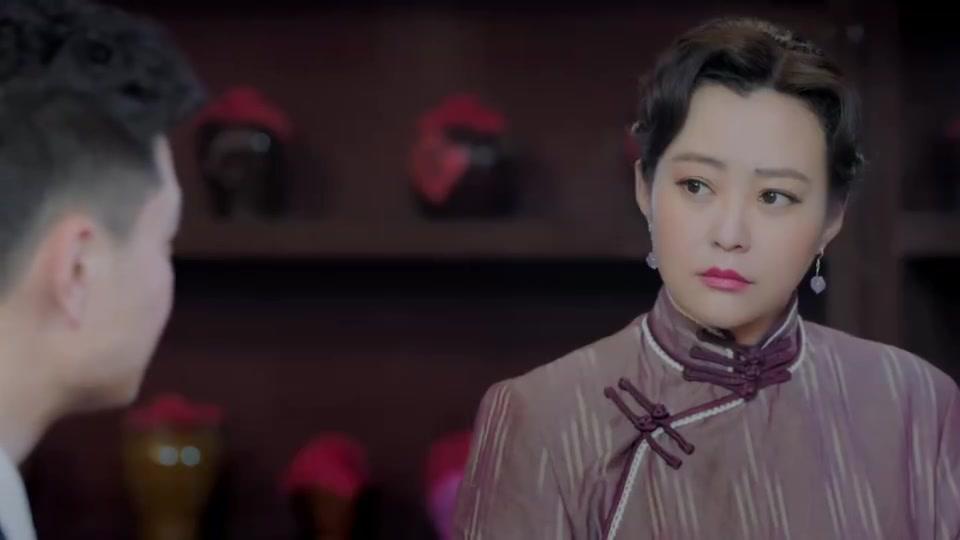 为您推荐: 东四牌楼东:神秘人买酱肉,塞给翠儿一张纸条,竟是马俊杰!