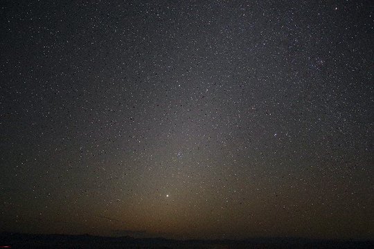 2039年内华达黎明前黄道光下木星美照