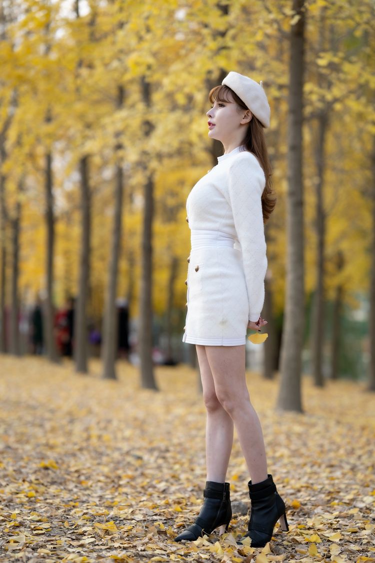 人像摄影组图遍地都是黄金甲银杏靓女