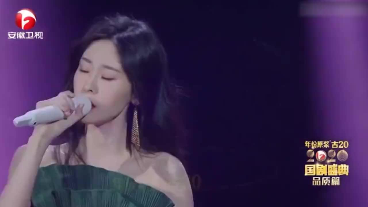 张碧晨产后催泪演唱,一开口唱哭华晨宇,歌词句句戳心状态显憔悴