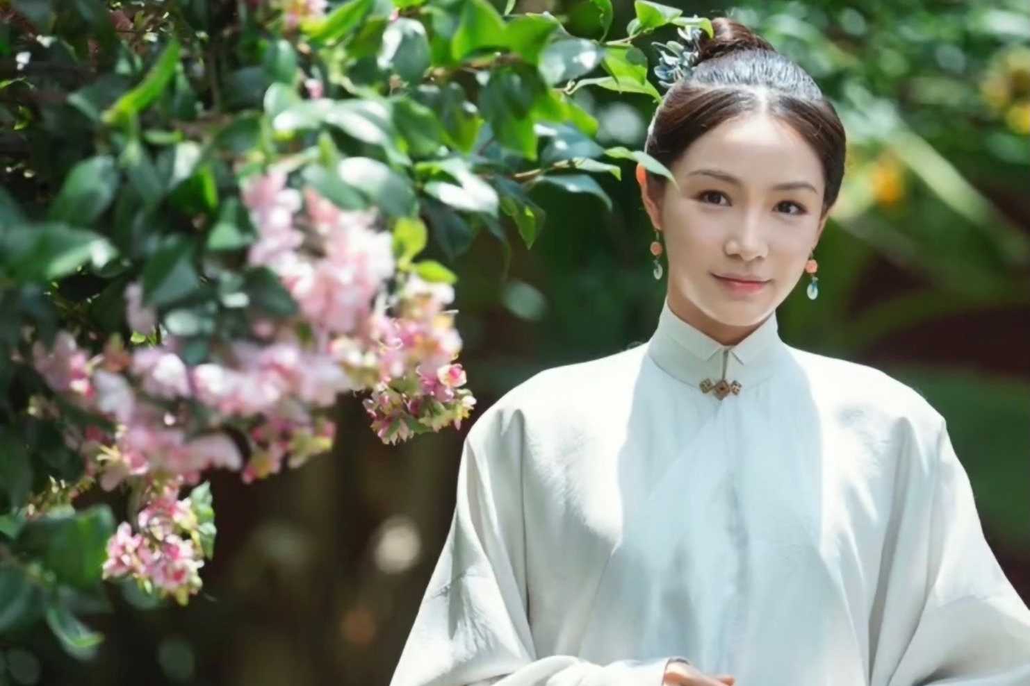 于正新剧过审,力捧95后小花张楠,全明星演员阵容太亮眼了|一起来传承吧|早安,故宫|张楠_新浪新闻