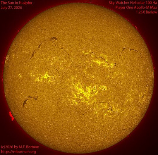 太阳东边缘新太阳黑子区域旋转进入视野