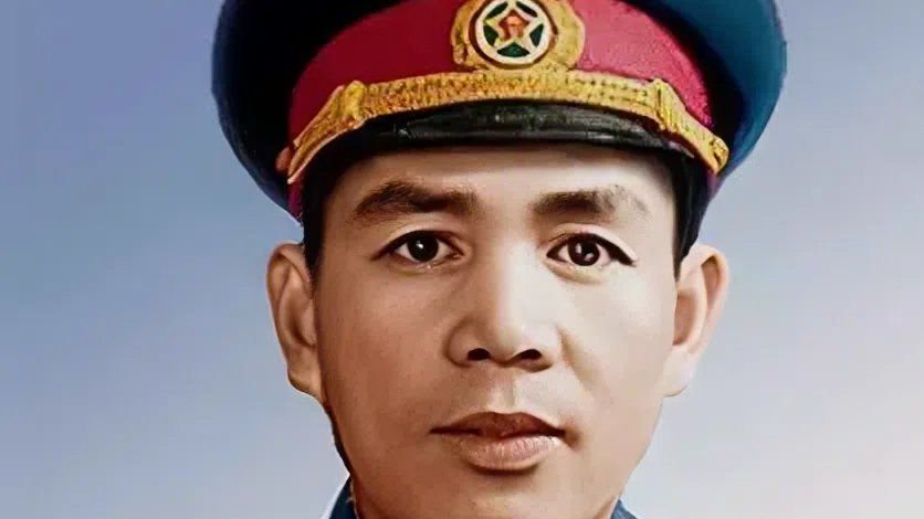 王平批评丁盛,怎么能说杨勇司令搞华北山头呢?_新浪新闻