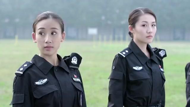 警花与警犬:唐优优分配到警犬,简直爱不释手,太有爱了