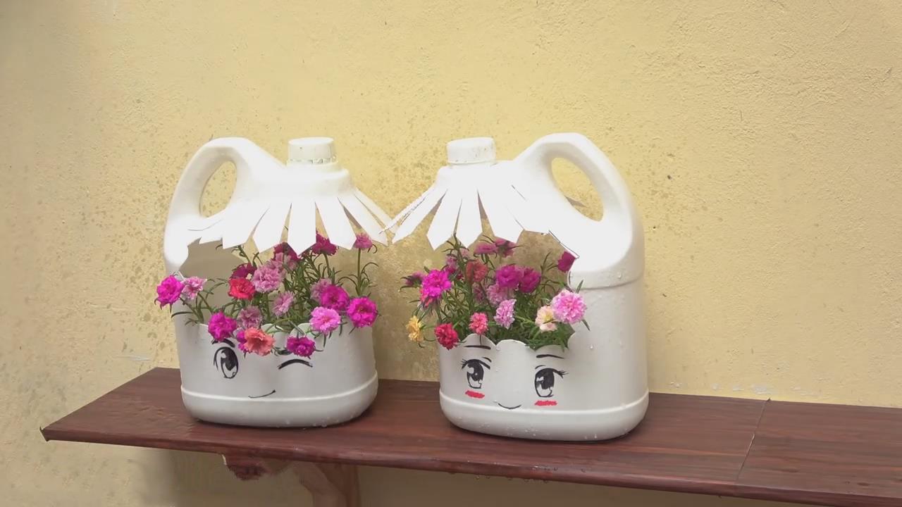 04:03生活小妙招,用塑料桶制作花盆的方法,简单又实用!