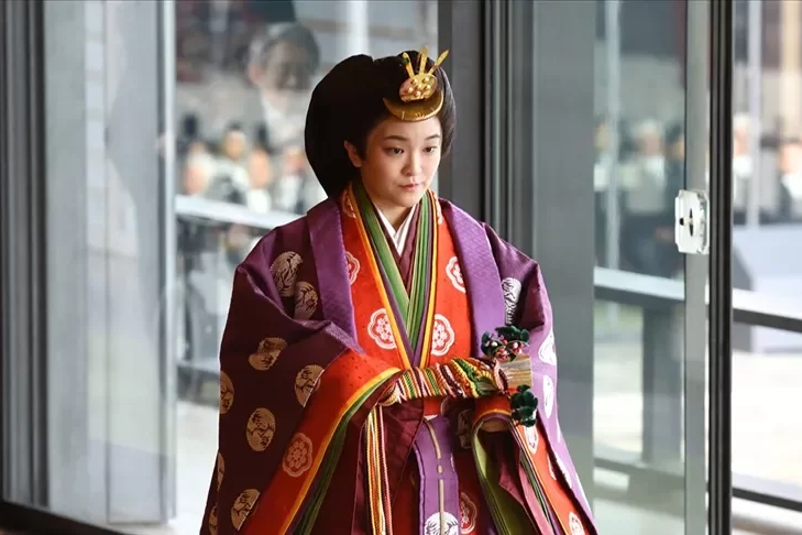 日本前公主真子抵达纽约,因爱之名脱离皇室需要直面经济上的独立|真子|小室|公主_新浪新闻