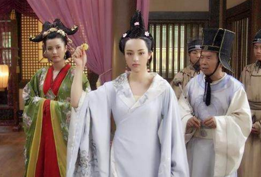 15岁被迫侍枕他人,30岁当皇后,却被世人误解,背负骂名上千年|刘娥