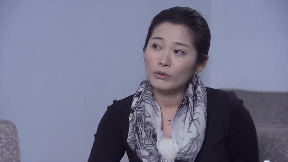 张团长却告诉她有更大的事 为您推荐: 孤军英雄:郑明仁给刘团副钱,刘