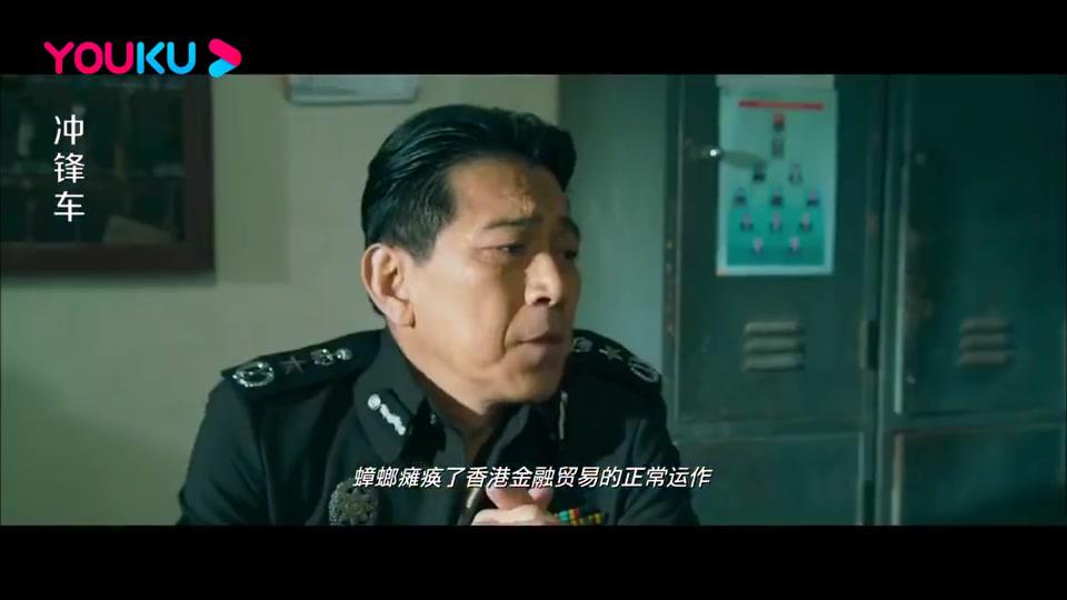 罪犯牢里蹲了几年出狱，谁料连狱警看到他，都给面子叫他一声发哥_新浪新闻