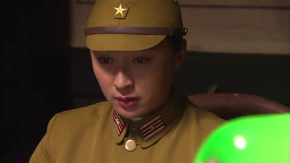 鬼子用手拦女军官的刀!整个手鲜血淋漓,看着都肉疼!