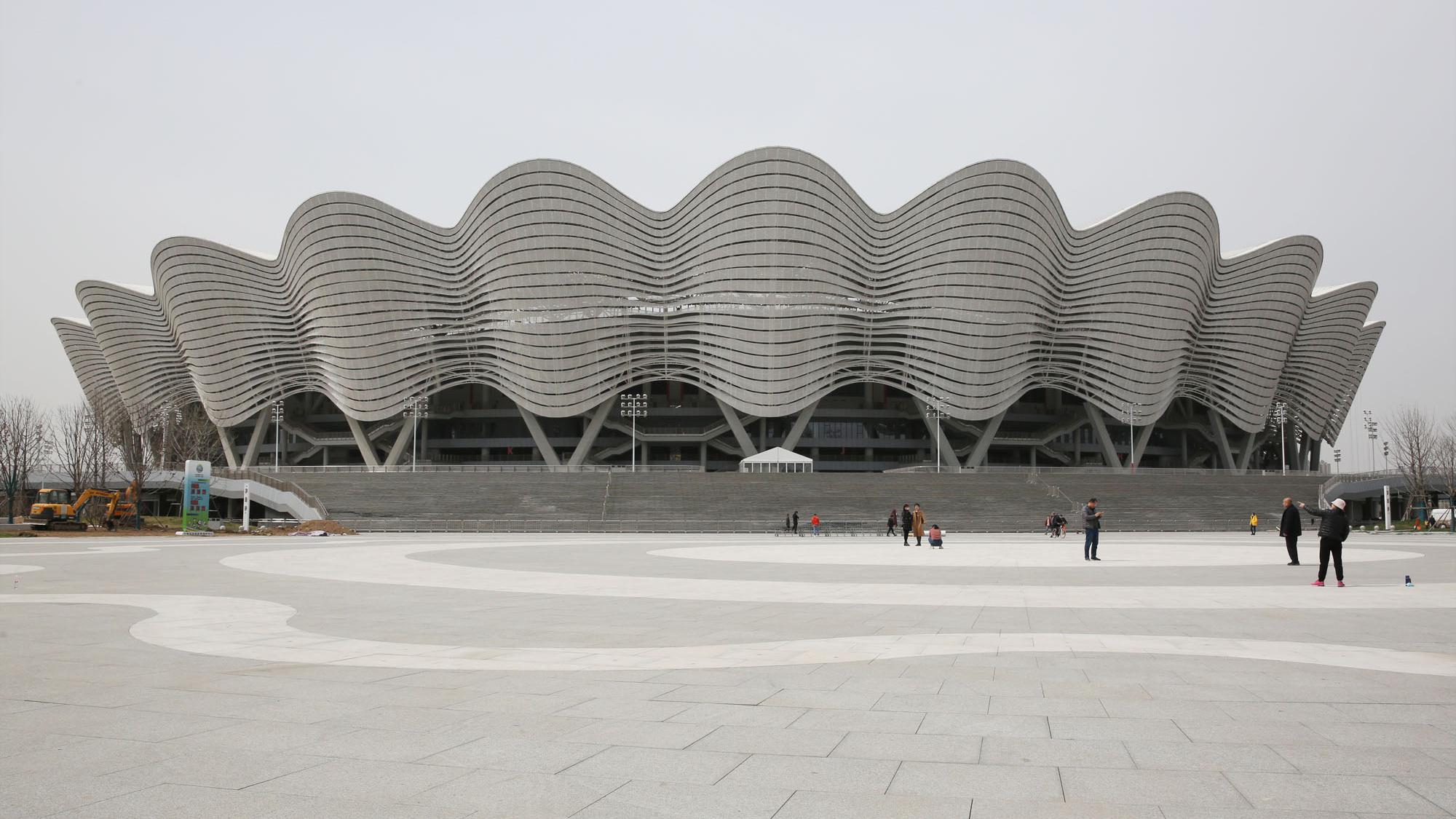 实拍西安奥体中心体育场体育馆游泳跳水馆,三大场馆高大上白富美