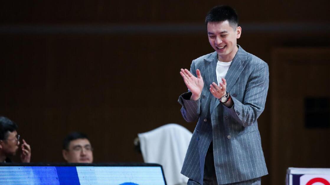 杨鸣心情大好:要感谢所有球员