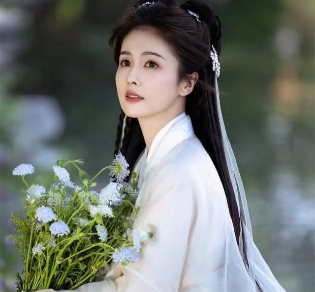 白鹿一袭白衣,古风唯美!_高清图集_新浪网