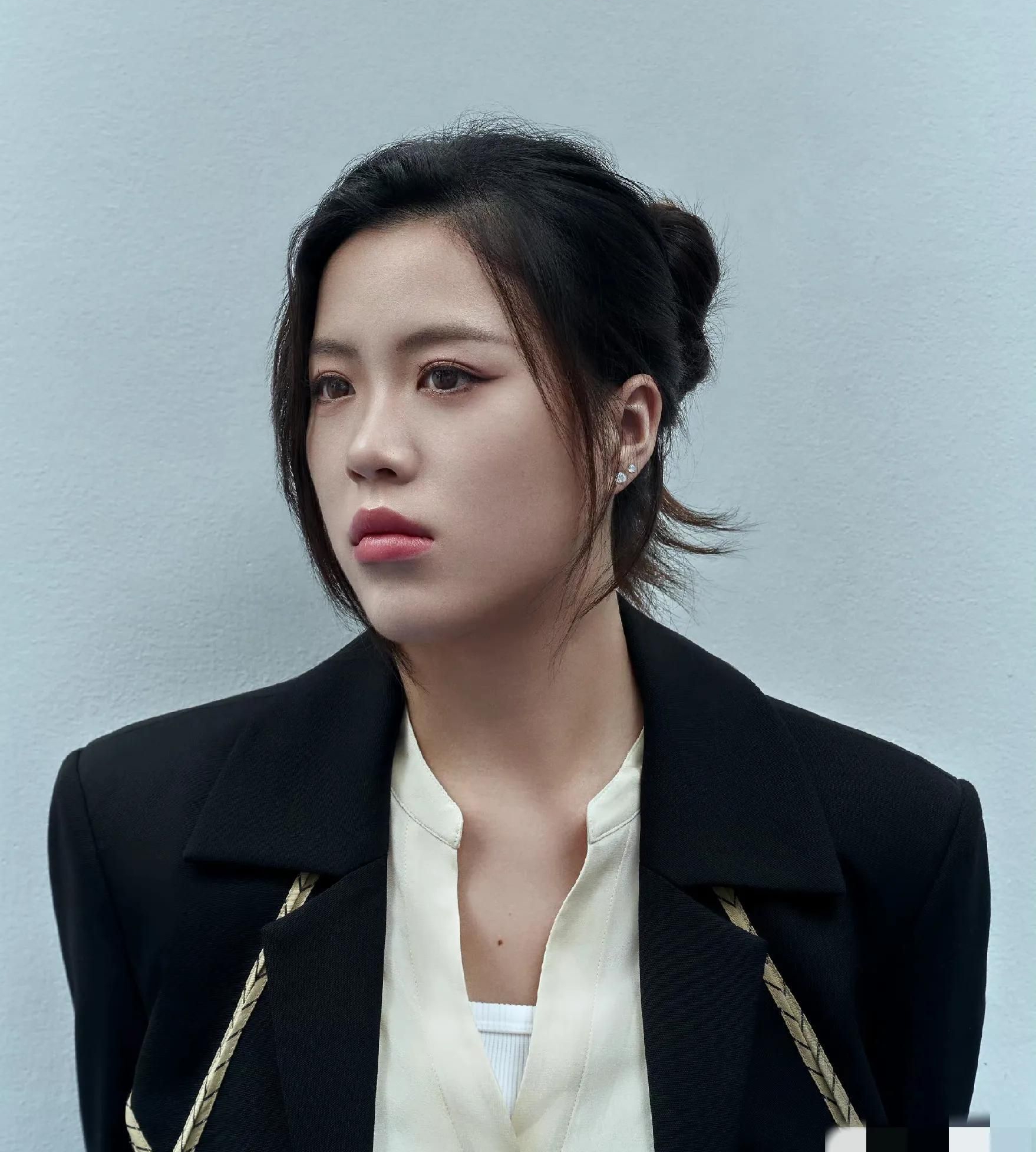 温柔美艳的杨倩,身材丰满,楚楚动人!