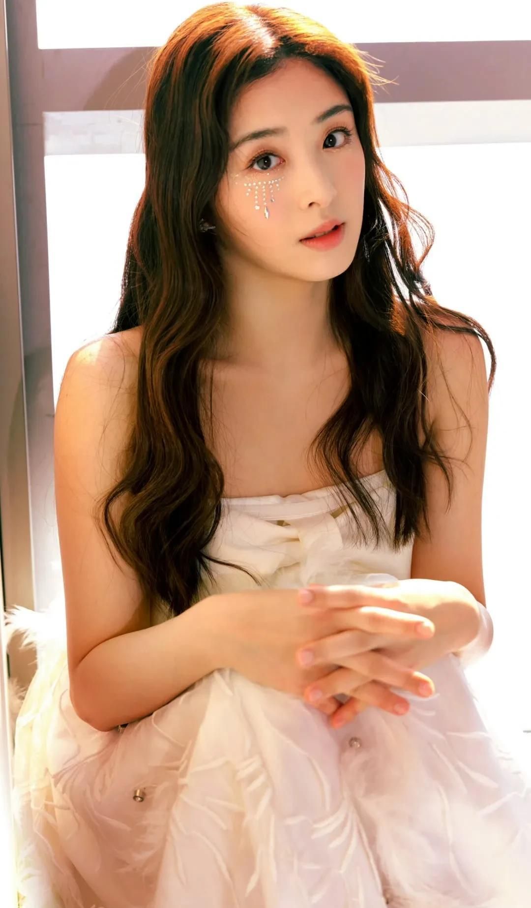 张含韵可爱迷人高清写真,优雅迷人!__财经头条