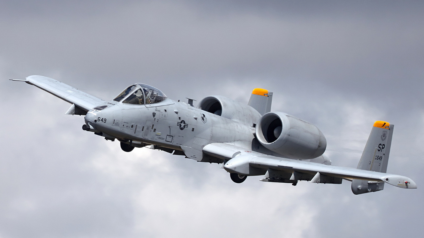 装甲与步兵的梦魇,美空军又爱又恨,a-10仍不能下火线