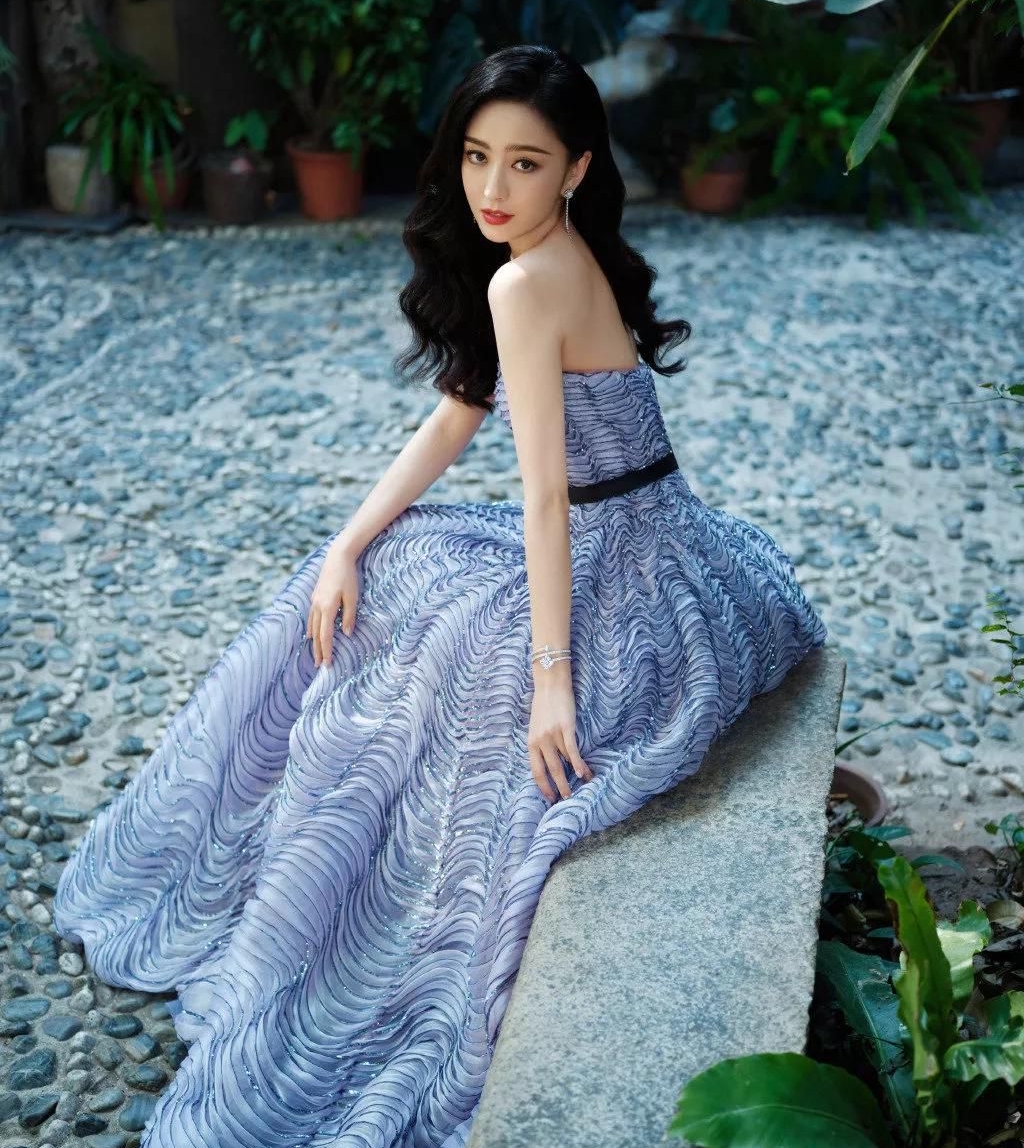 佟丽娅唯美大片,楚楚动人!__财经头条