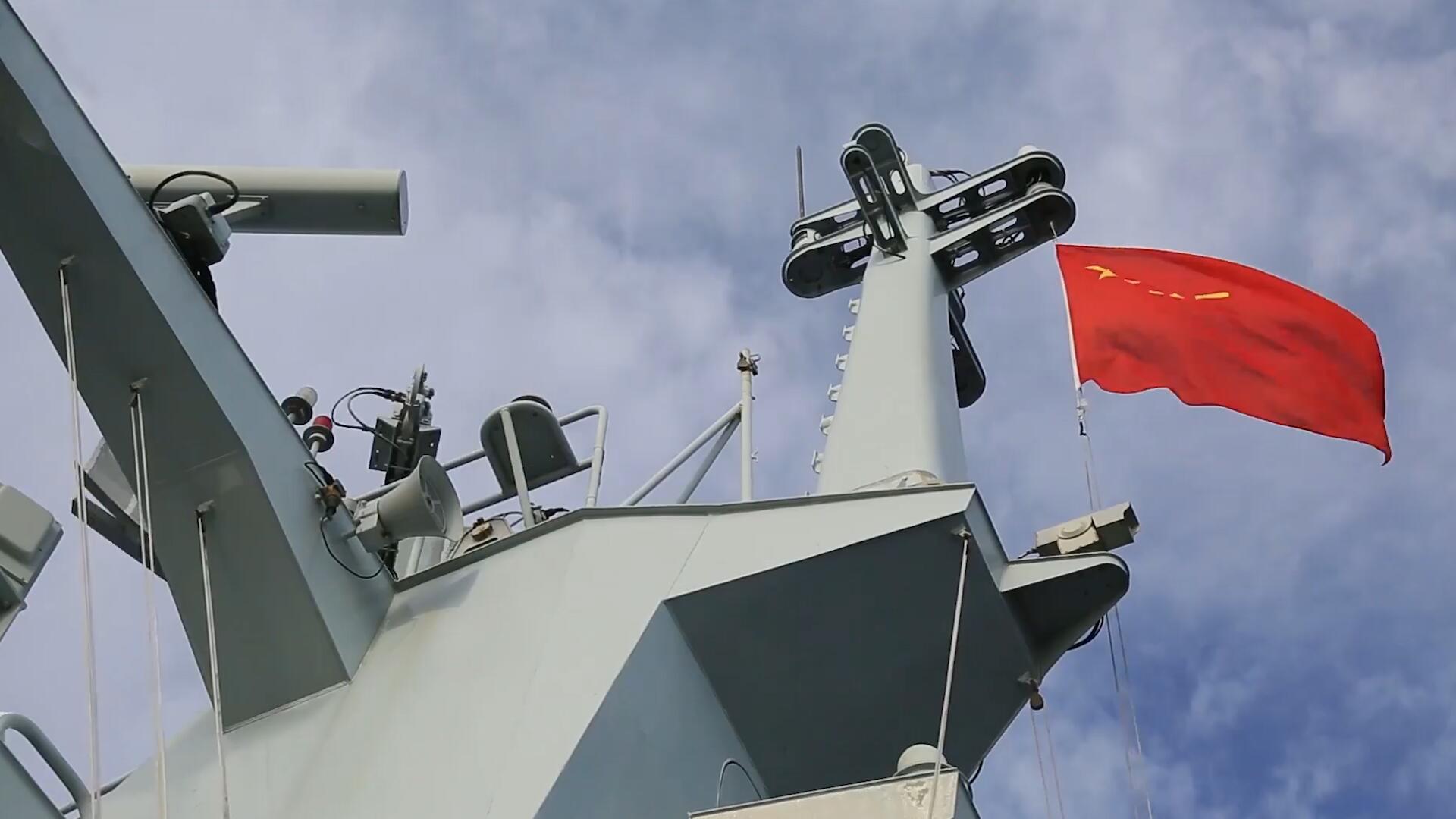 中国海军清远舰进行实射鱼雷训练!