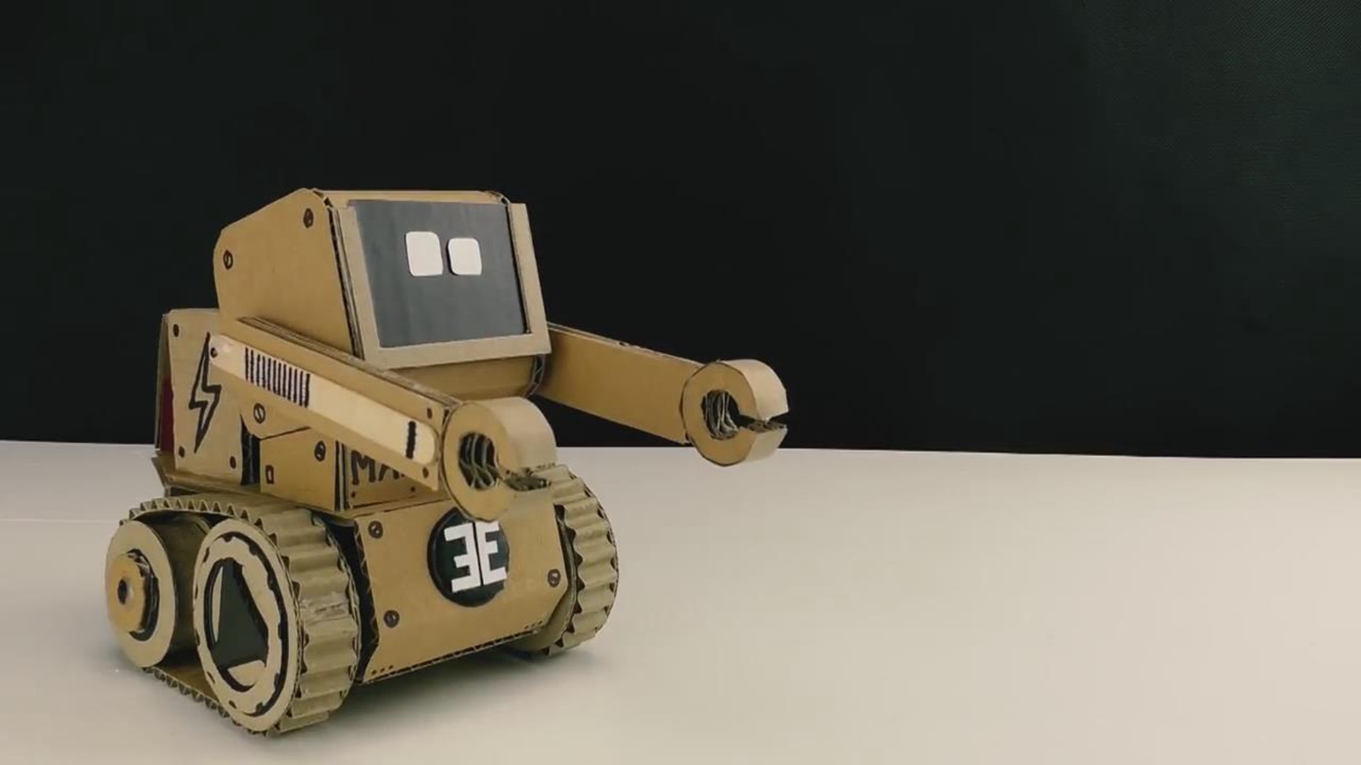 创意手工diy,纸板机器人的制作方法!