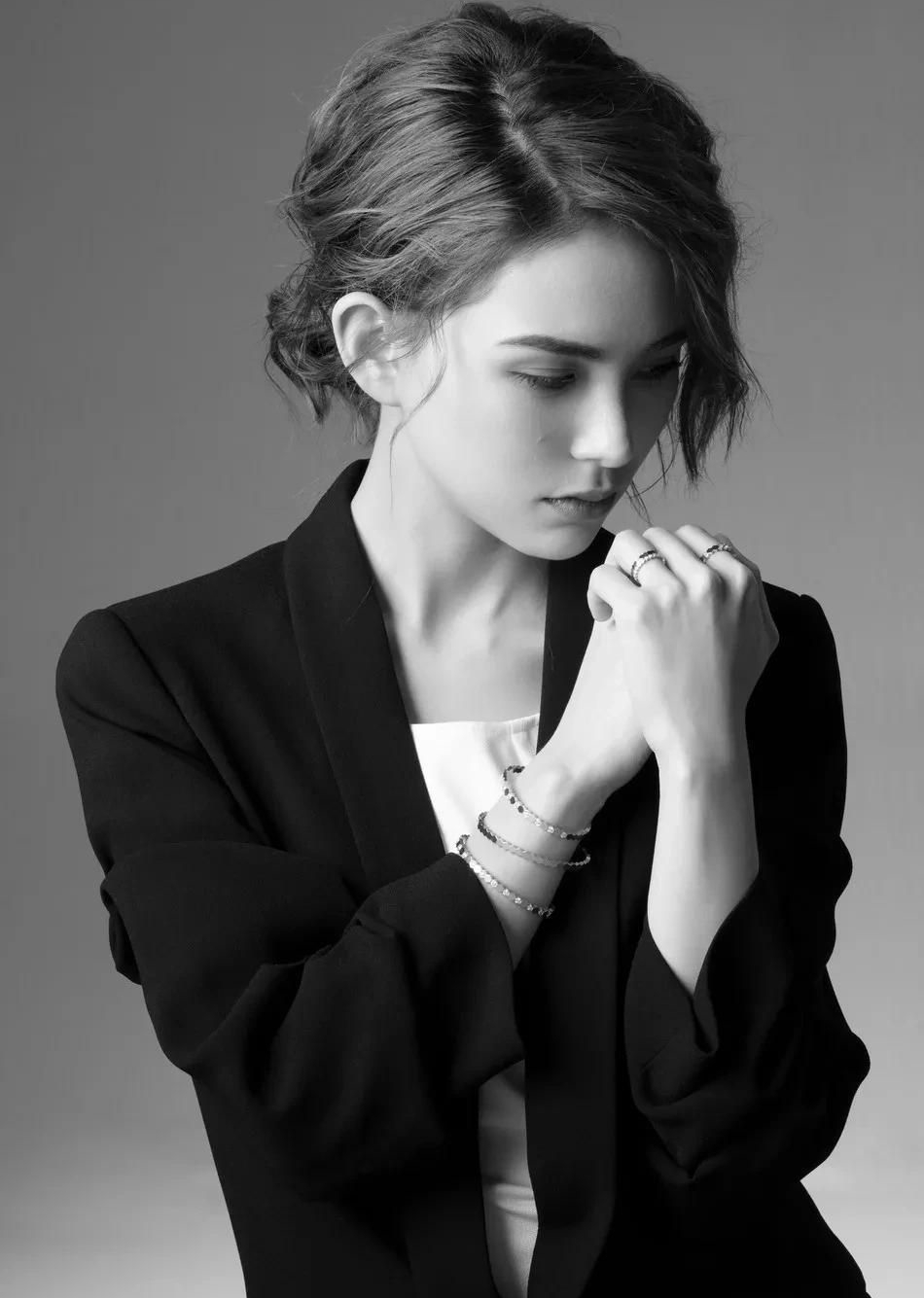 气质女神昆凌,美丽惊艳!__财经头条