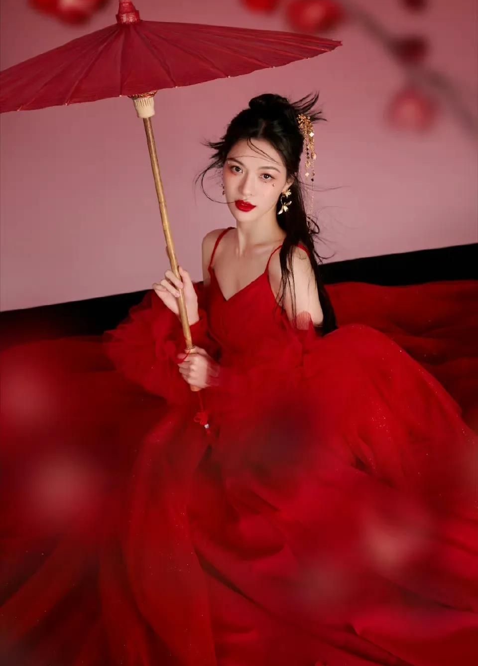 钟楚曦红裙写真,艳丽妖娆,明艳动人!_高清图集_新浪网