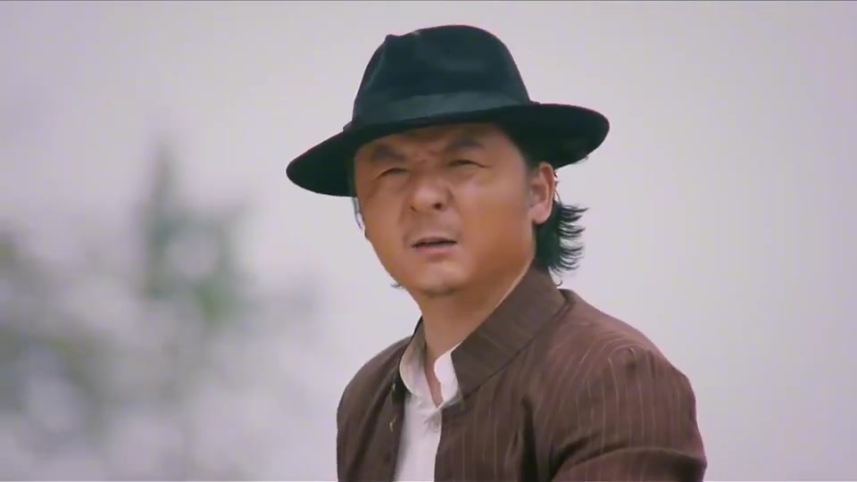 黄金血道:黑帮走私军火,不料半路碰上更狠的,结果被打惨了!