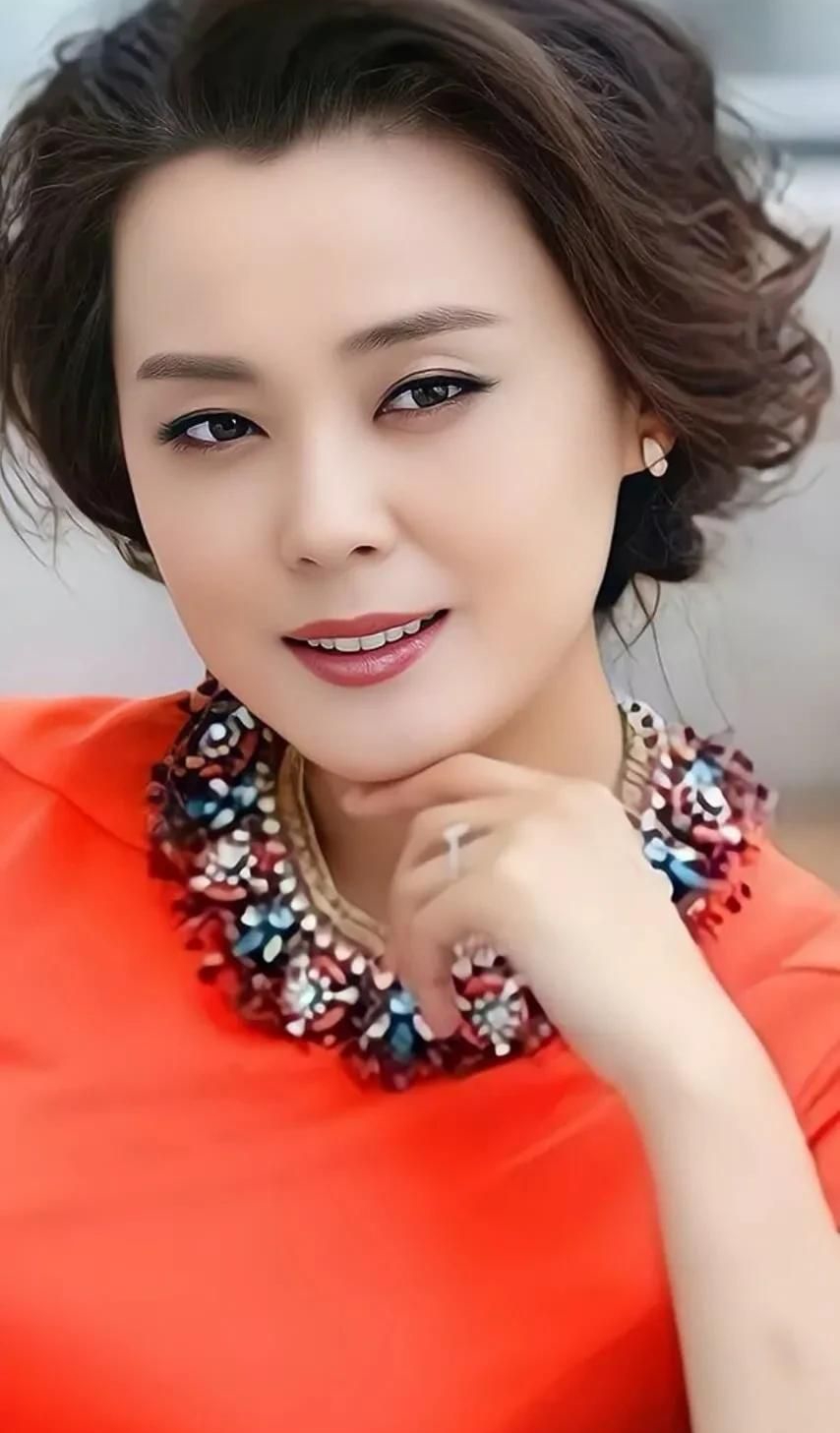 梁爱琪高清美丽写真,美艳动人!