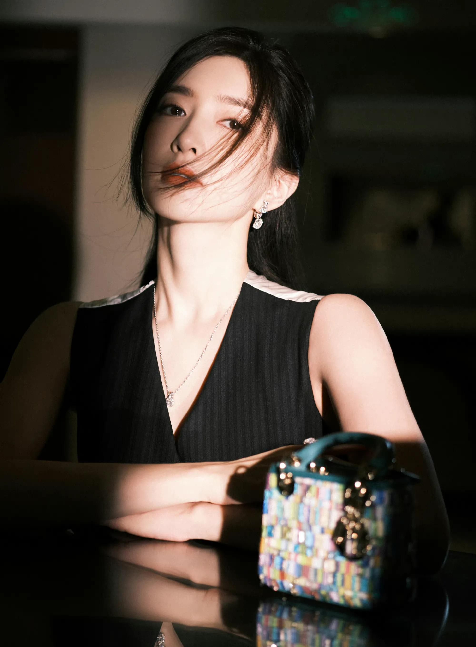 江疏影落日光影写真温婉优雅楚楚动人