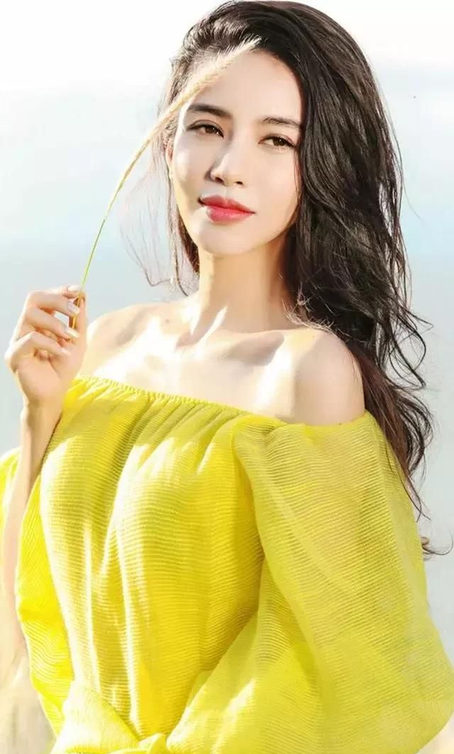 潘霜霜美艳写真,楚楚动人!_高清图集_新浪网