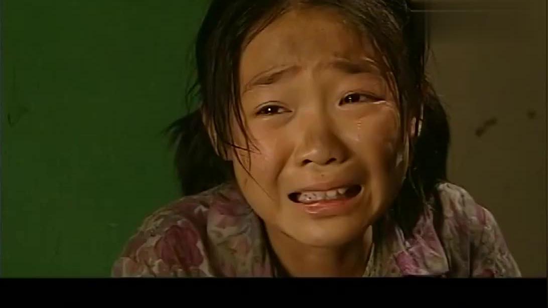 暖春:小花一天失去双亲,小花哭的伤心欲绝,村长看着不是滋味