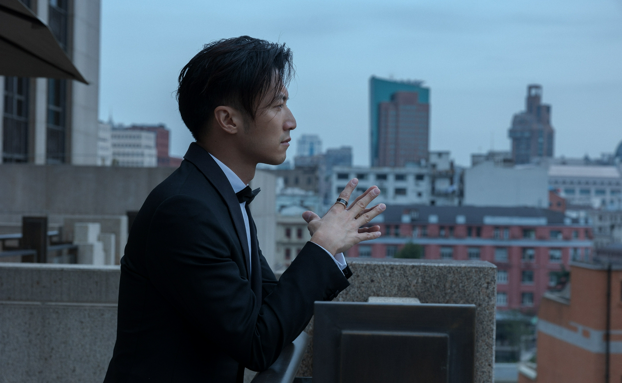 谢霆锋回应争议!称已退掉加拿大籍,曾被质疑?