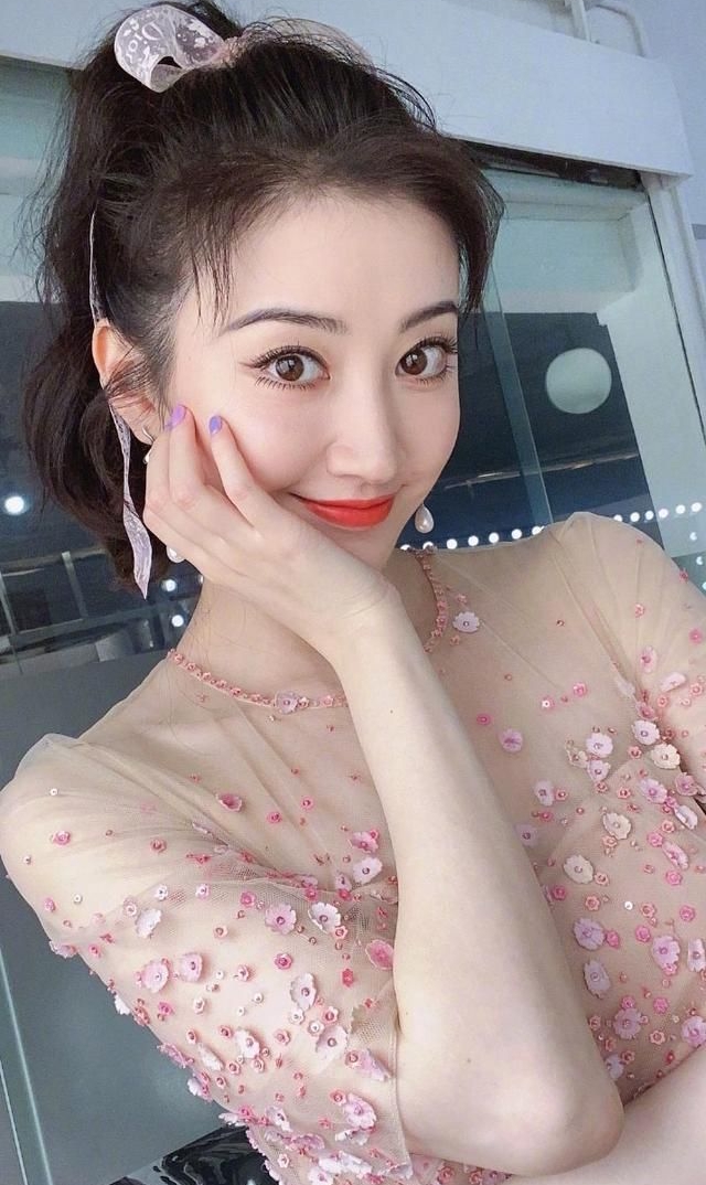 景甜-清新可人!__财经头条