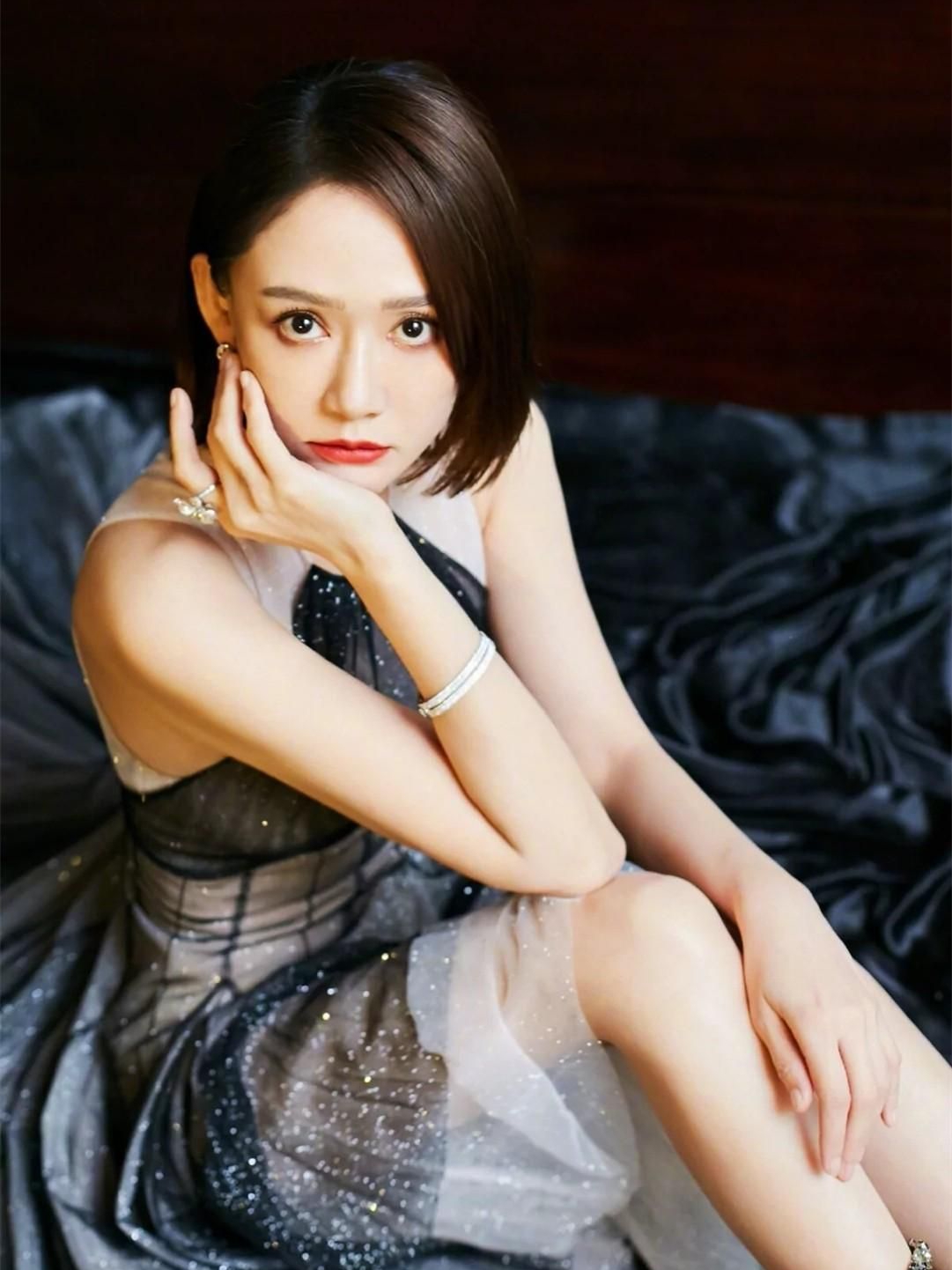 陈乔恩婀娜多姿冷艳写真,惊艳迷人!__财经头条