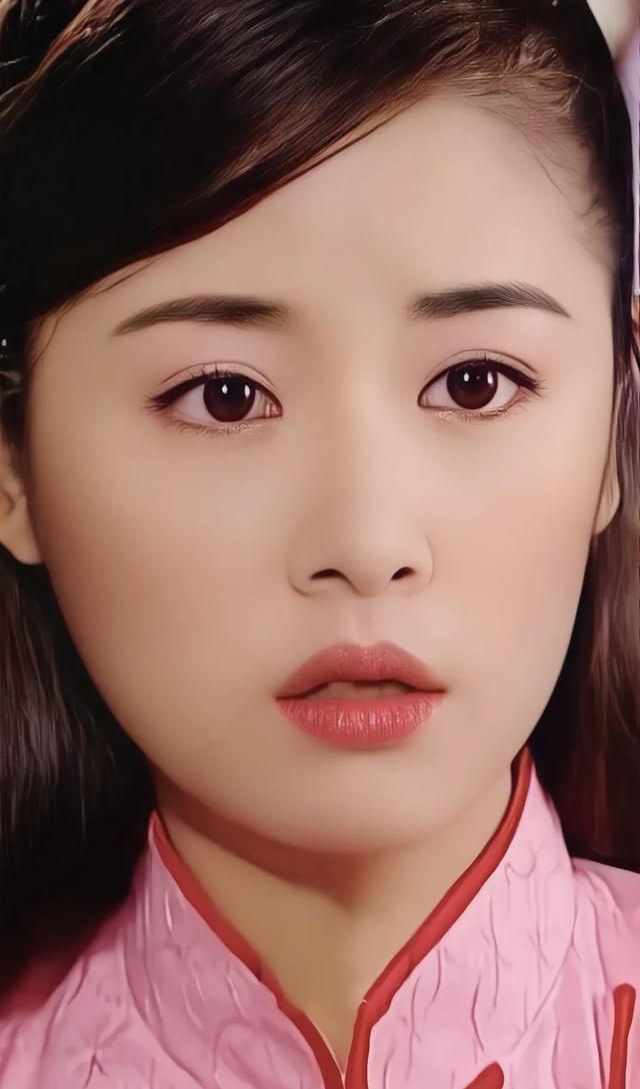 林心如年轻时清纯灵动,活泼可爱!__财经头条