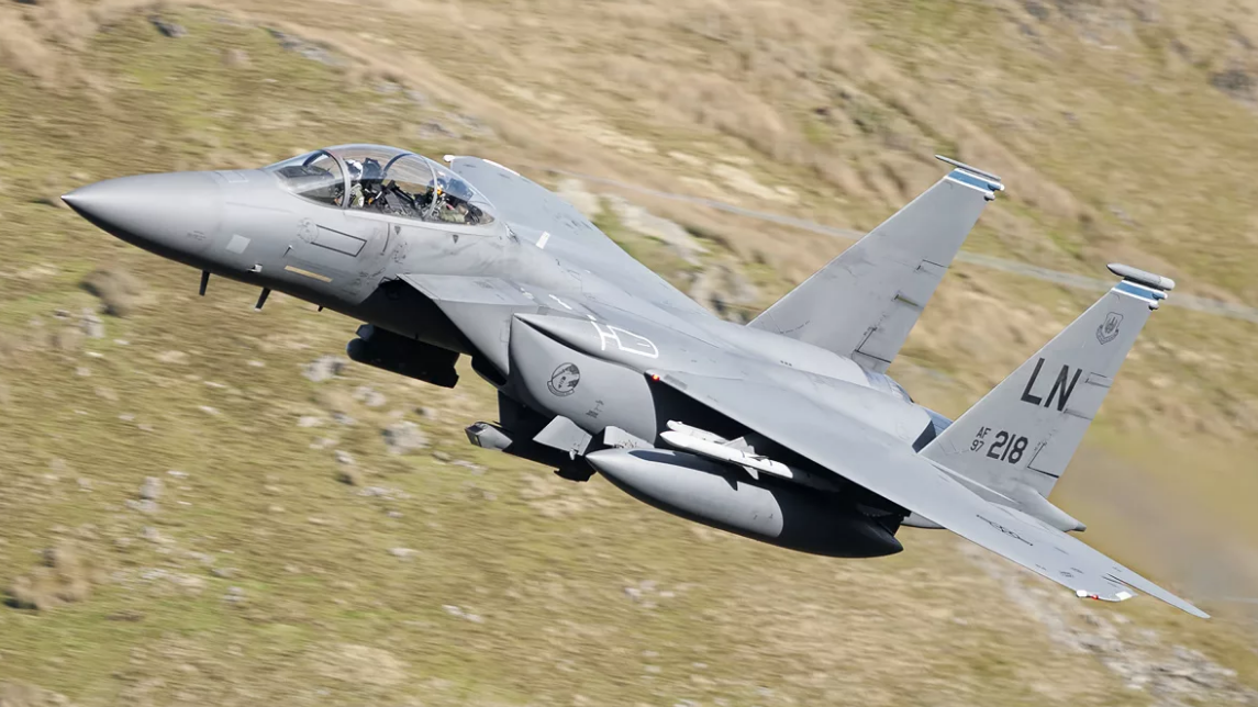 f15改进永无止尽?这次或将是终点,美军准五代机即将腾飞!