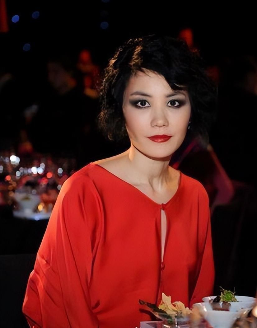 王菲惊艳美照,美丽大方!_高清图集_新浪网