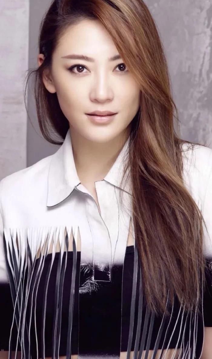 气质女神应采儿,美丽惊艳!__财经头条